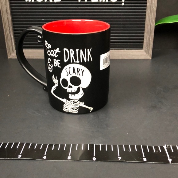 Eat drink and be scary mug new with tags - Picture 4 of 4